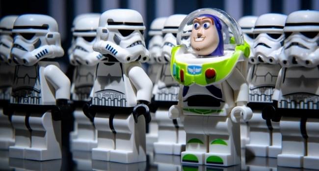 Don’t Stand in Line for Mediocrity – Dare to Be Different! | Hygger Blog Don’t Stand in Line for Mediocrity – Dare to Be Different!