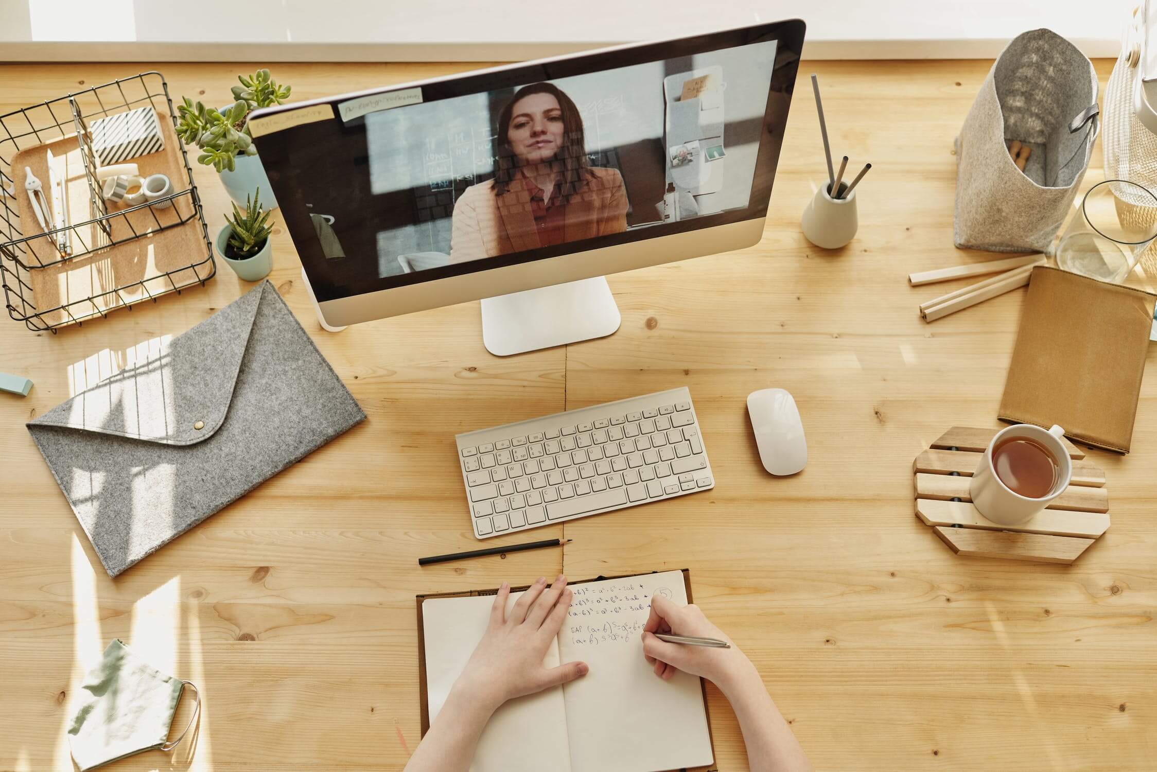10 Tips That Could Help You to Conduct a Productive Virtual Interview | Hygger Blog 10 Tips That Could Help You to Conduct a Productive Virtual Interview